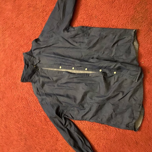 Button down - Picture 1 of 1